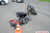 В Николаеве мотоцикл врезался в «Опель»: мотоциклист травмирован