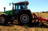 В поле на Херсонщине тракториста убило гидравлическим шлангом