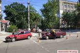 В центре Николаева столкнулись «Хонда» и «Жигули»