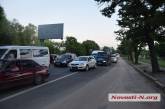 На въезде в Николаев со стороны Одессы возникла большая автомобильная пробка. Видео