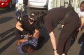 Двое пьяных чернокожих угодили в ДТП под Киевом и сопротивлялись полиции при задержании