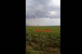 Появилось видео смерча, который пронесся по полям Одесской области
