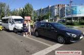 В центре Николаева маршрутка врезалась в «Хюндай»