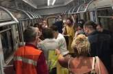 В метро Харькова возникла драка из-за маски