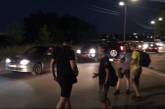 Киевские подростки «воюют» с водителями, нарушающими ПДД. Видео