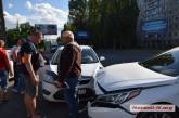 В Николаеве столкнулись «Форд» и «Хюндай»: пострадали водитель и пассажир