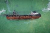 Из затонувшего танкера «Делфи» в море у пляжа в Одессе снова вытекла нефть