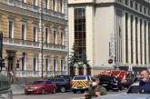 В Киеве неизвестный с бомбой в рюкзаке захватил отделение банка и удерживал заложника