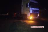 В Николаеве седельный тягач въехал в микроавтобус: пострадала пассажирка