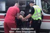 В Киеве маршрутчик зажал пенсионерку дверями и протащил ее по асфальту