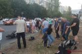 В Одессе мотоциклист на переходе сбил женщину с детьми