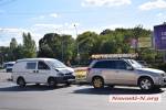 Днем в пятницу, 28 августа, на Херсонском кольце в Николаеве столкнулись Suzuki Grand Vitara и Mitsubishi L 400
