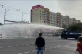 В Бресте применили водомет против митингующих на улицах противников Лукашенко. Видео