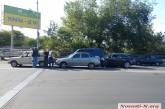 В Николаеве на Ингульском мосту столкнулись три машины