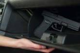 В автомобиле нардепа Юрченко обнаружили незарегистрированный пистолет