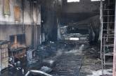 В Николаеве сгорел гараж с «Волгой» внутри — проводились газосварочные работы. Видео