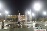 Ночью на Серой площади в Николаеве фонтан «сошел с ума». ВИДЕО