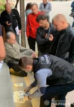 Житель и председатель одной из избирательных комиссий в Одессе были уличены в получении денежных средств для дальнейшего подкупа избирателей