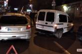 В Николаеве выезжавший с парковки «Опель» врезался в «Пежо»