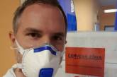Мэр Праги отправился работать волонтером в госпиталь, где лечат пациентов с коронавирусом