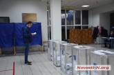 В Николаеве избиратели пожаловались полиции на мытье полов во время избирательного процесса