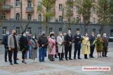 В Николаеве чиновники возложили цветы к памятнику ольшанцам и Вечному огню