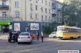 В Николаеве столкнувшиеся «Шевроле» и SsangYong заблокировали движение трамваев
