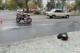 В Николаеве мотоцикл врезался в грузовик «Николаевхлеба»: пострадал мотоциклист