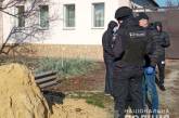 В Харькове полиция несколько часов уговаривала сдаться пенсионера с гранатой