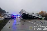Под Житомиром столкнулись грузовик и «Шкода»: трое погибших