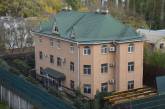 Депутат облсовета показал дом, в котором живет мэр Сенкевич