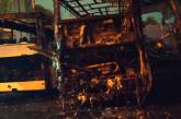 В Одессе на автостоянке загорелись автобусы и эвакуатор: есть пострадавший