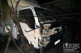Из-за пожара на стихийной свалке в Кривом Роге горел грузовик