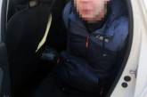 В Николаеве пьяный мужчина из-за замечания разбил витрину в магазине и угрожал продавцам
