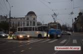 В центре Николаева маршрутка врезалась в трамвай