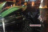 В Николаеве Land Cruiser протаранил ВАЗ: автомобили вылетели на остановку, водитель погиб