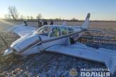В Киевской области упал самолет: пилота и инструктора забрала «скорая»