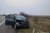 В Николаевской области Hyundai врезался в забор — пострадали двое иностранцев