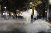 При разгоне акции протеста в Тиране полиция применила водяные пушки. ВИДЕО