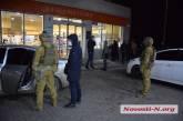 На заправке в Николаеве задержана группа лиц, подозреваемых в вымогательстве