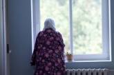 В Николаеве пенсионерка хотела выпрыгнуть из окна – ее спасли в последний момент