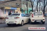 В Николаеве столкнулись «Киа» и «Мицубиси» - автомобили заняли всю полосу движения