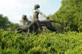 В Николаеве злоумышленник пытался распилить на металлолом скульптуру Маугли у зоопарка