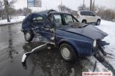 На Варваровском мосту в Николаеве столкнулись три автомобиля — огромные пробки