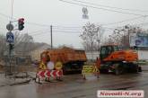 Замена коллектора в центре Николаева: проспект Центральный пока не перекрыли, но работы идут