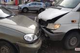 В Николаеве «лоб в лоб» столкнулись Daewoo Sens и Mercedes-Benz Sprinter