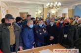 Против коллаборационизма: в Николаеве активисты прорвались в сессионный зал. ВИДЕО