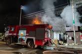 Пожар на рынке в Киеве: сгорело пять торговых павильонов 