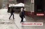 Пешеходы в Николаеве не могут нормально пройти по тротуарам &mdash; пешеходные зоны превратились в каток