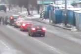 В Николаеве автомобиль сбил пешеходов и скрылся с места ДТП — ищут свидетелей. ВИДЕО